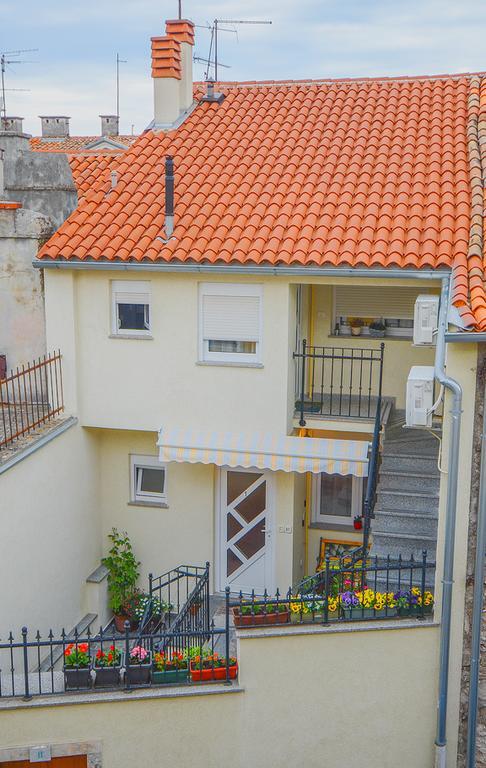 E&E Apartment Arena With Free Private Parking Pula Exterior foto