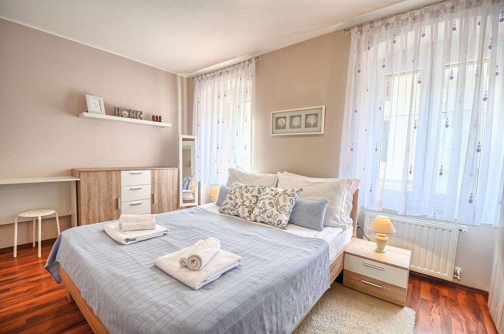 E&E Apartment Arena With Free Private Parking Pula Exterior foto